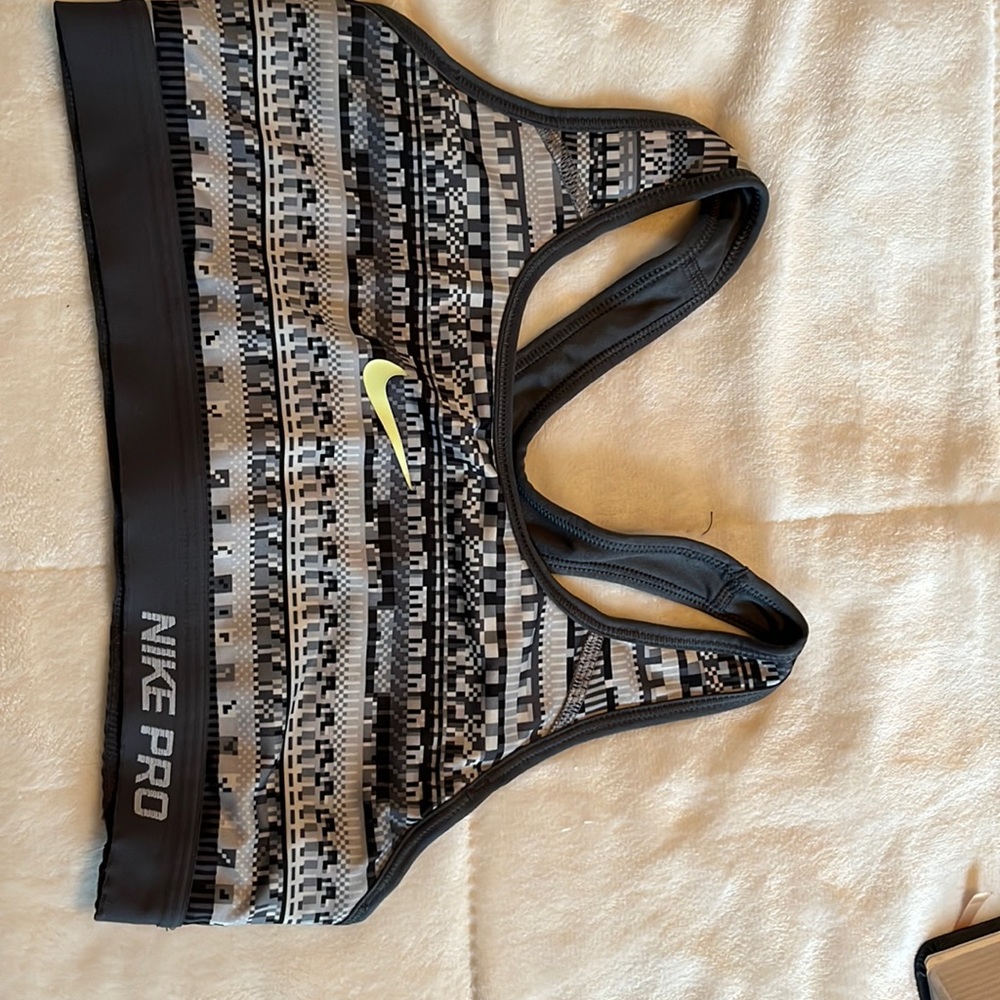 Nike Pro Sports Bra
